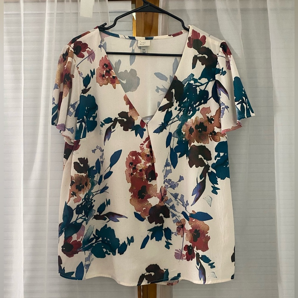 White floral blouse XXL